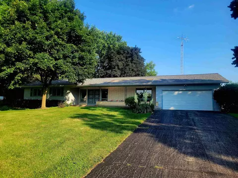 4571 Linden Dr, Windsor, WI 53598