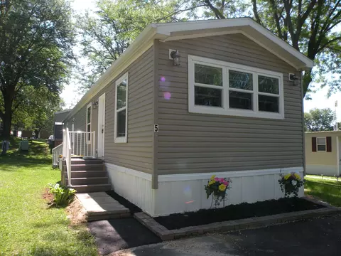 121 Court St #5, Bloomington, WI 53804