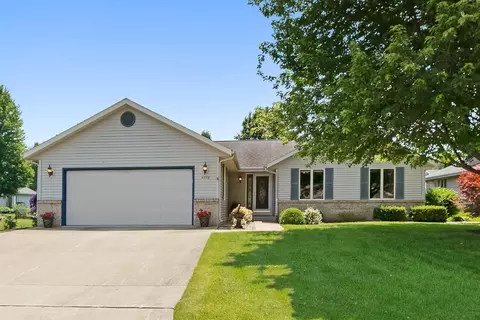 4338 E Fieldcrest Dr, Janesville, WI 53546