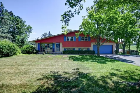 1078 State Hwy 138 Rd, Stoughton, WI 53589