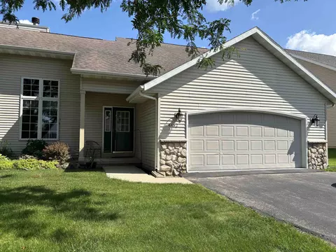 4452 Woodgate Dr #5, Janesville, WI 53546