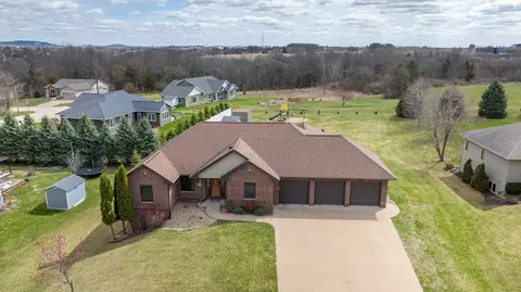 1265 Reddy Dr, Platteville, WI 53818