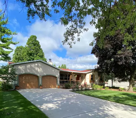 214 Johnson St, Cambridge, WI 53523