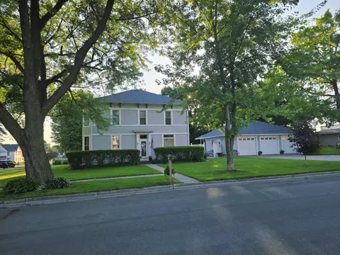 870 Jackson St, Fennimore, WI 53809