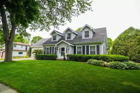 5306 Arapahoe Ln, Madison, WI 53704