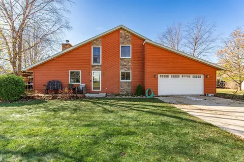 1530 Huntington Park Dr, Reedsburg, WI 53959