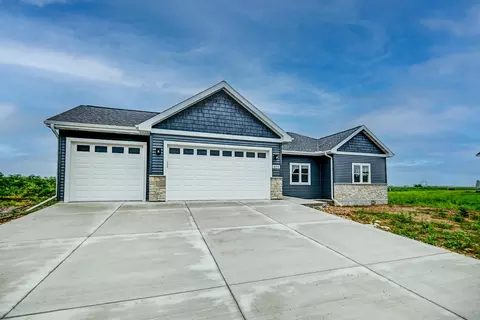 409 Chad Trl, Arlington, WI 53911