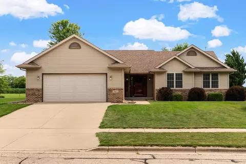 3665 Golden Eagle Dr, Beloit, WI 53511