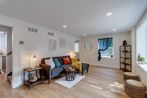 209 Rosemary Ave, Madison, WI 53714