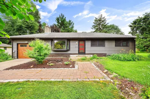 916 W Dean Ave, Monona, WI 53716