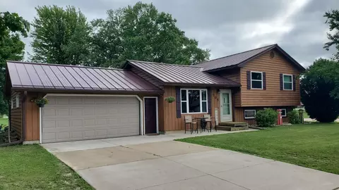 705 E Brownell St, Tomah, WI 54660