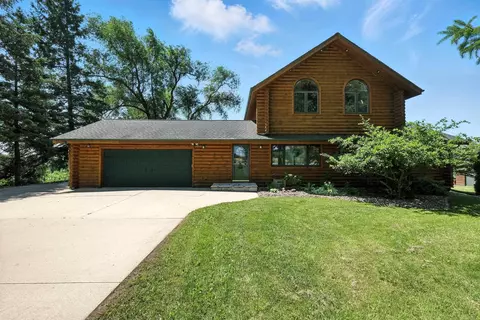 w1983 Hall Road, Columbus, WI 53925