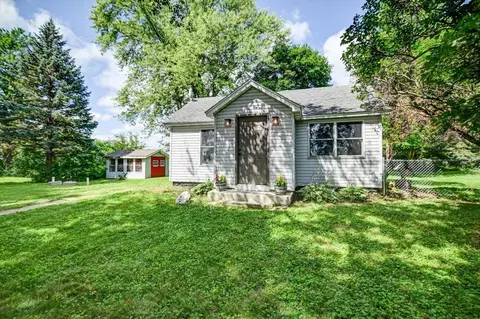 1053 Lake Kegonsa Rd, Stoughton, WI 53589