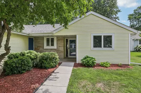 405 Lawn St, Cambridge, WI 53523
