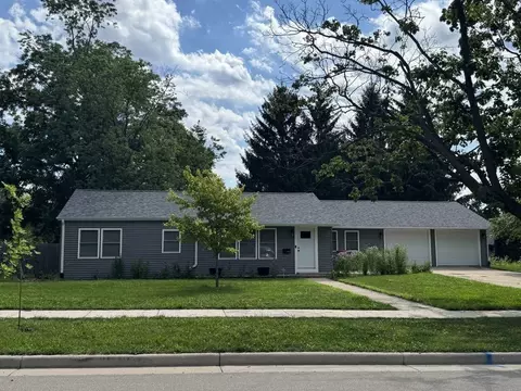 444 S 1st St, Evansville, WI 53536