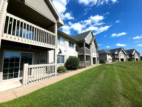 1727 S Wacouta St, Prairie Du Chien, WI 53821