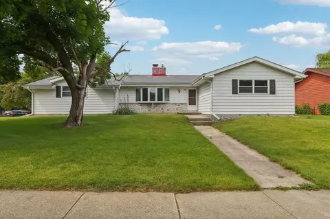 1200 Wexford Dr, Waunakee, WI 53597