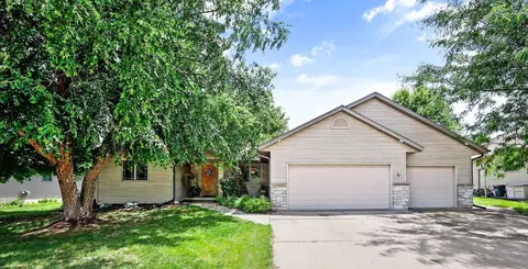 705 Forest Edge Dr, Mazomanie, WI 53560