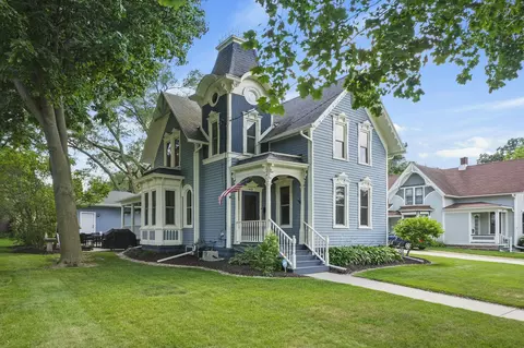 409 W South St, Stoughton, WI 53589