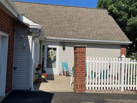 869 N High Point Rd, Madison, WI 53717