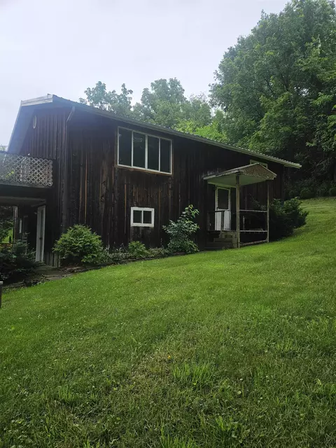 38958 Bridgeport Ln, Prairie Du Chien, WI 53821