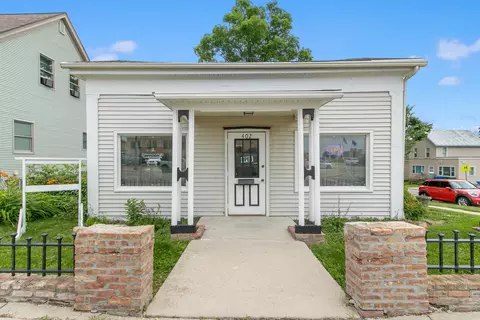 402 Ash St, Baraboo, WI 53913