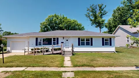 303 Memorial Dr, Fort Atkinson, WI 53538