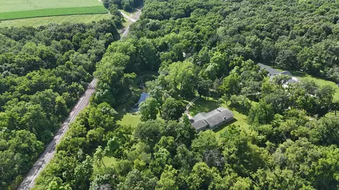 7716 E Buss Rd, Clinton, WI 53525