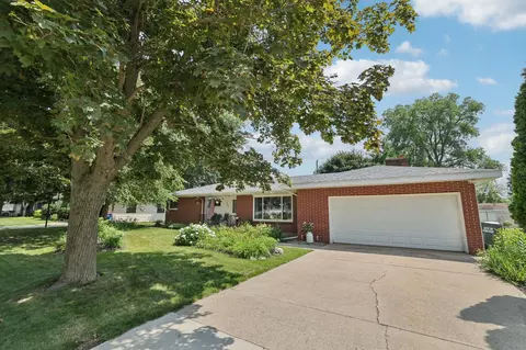 208 E Minnehaha Ave, Portage, WI 53901