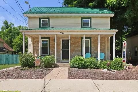 206 State St, Mazomanie, WI 53560
