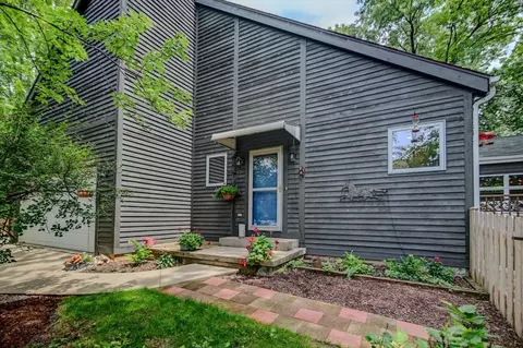 2877 Glacier Valley Rd, Fitchburg, WI 53711