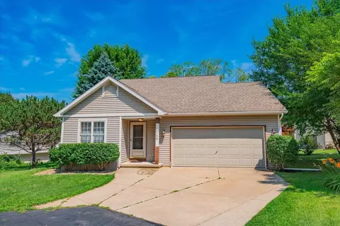 5158 Ridge Oak Dr, Madison, WI 53704