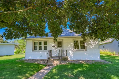 605 Monroe St, Sauk City, WI 53583