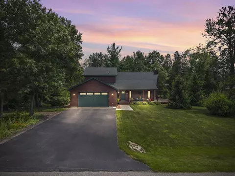 306 Lake Shore Dr, Wisconsin Dells, WI 53965