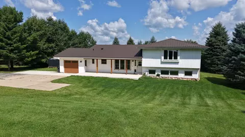 7401 Mildred Ct, Cross Plains, WI 53528