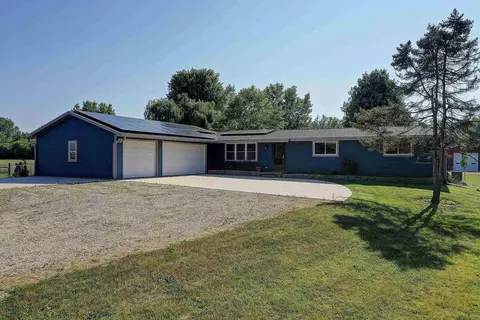 n3562 River Road, Columbus, WI 53925