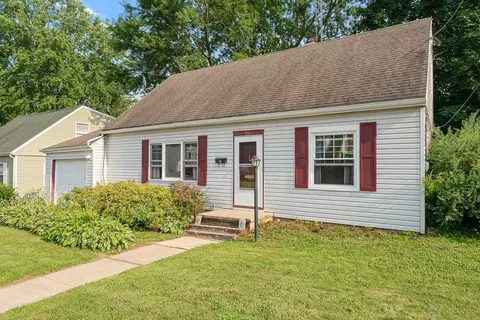 331 Badger Dr, Baraboo, WI 53913