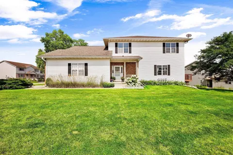573 Kelvington Dr #1, Sun Prairie, WI 53590