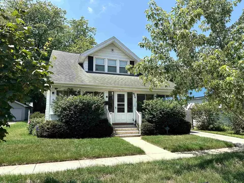954 11th St, Beloit, WI 53511