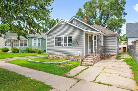 207 W Burns St, Portage, WI 53901