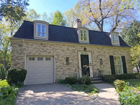 906 Farwell Dr, Madison, WI 53704