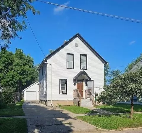 1125 Hackett St, Beloit, WI 53511