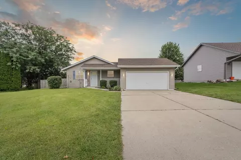 585 Garfield Ave, Evansville, WI 53536