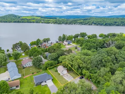 n3387 Deer Path, Poynette, WI 53955