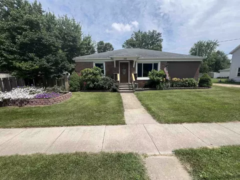 106 Washington St, Pardeeville, WI 53954