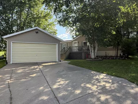 40 Fawn Dr, Wisconsin Dells, WI 53965