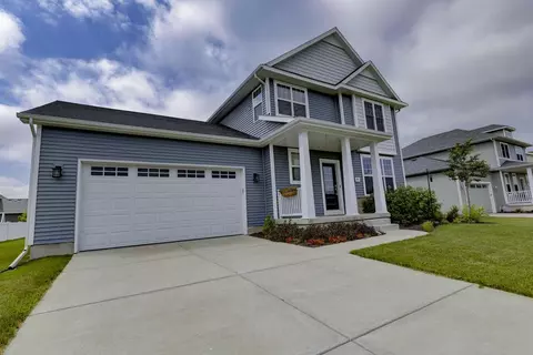 879 Yellowwood Pl, Sun Prairie, WI 53590
