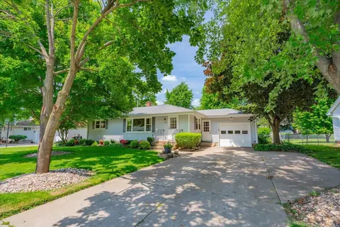 708 Columbia Ave, Deforest, WI 53532