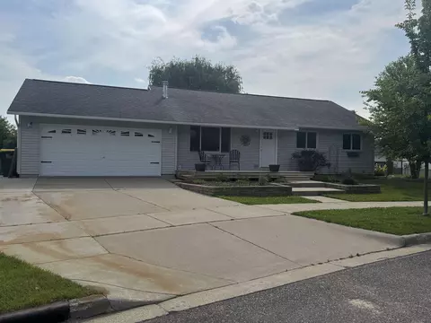 45 Jaz Cir, Reedsburg, WI 53959