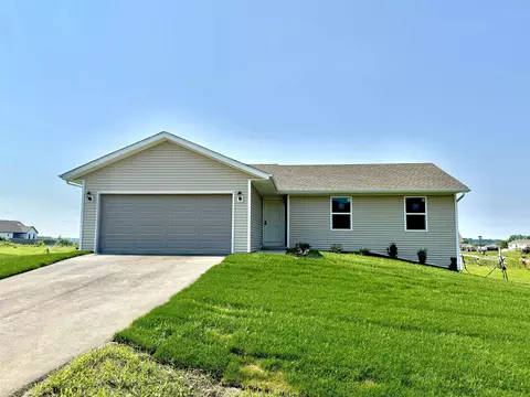 708 E Maple Beach Dr, Edgerton, WI 53534
